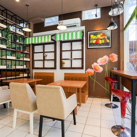 Hotel O Surabaya Near Surabaya Town Square Formerly Kupang Gunung Residence Exterior photo