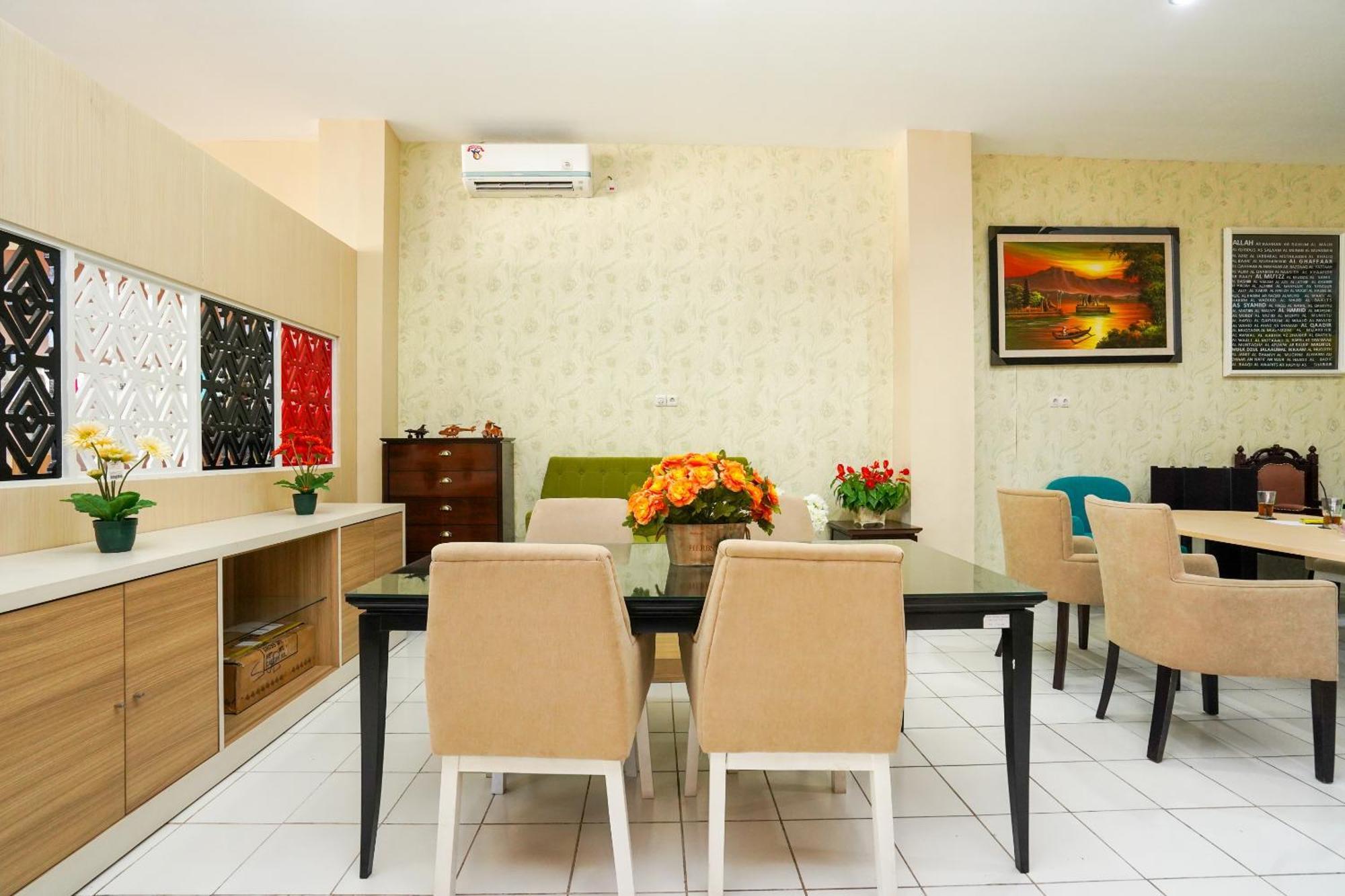 Hotel O Surabaya Near Surabaya Town Square Formerly Kupang Gunung Residence Exterior photo