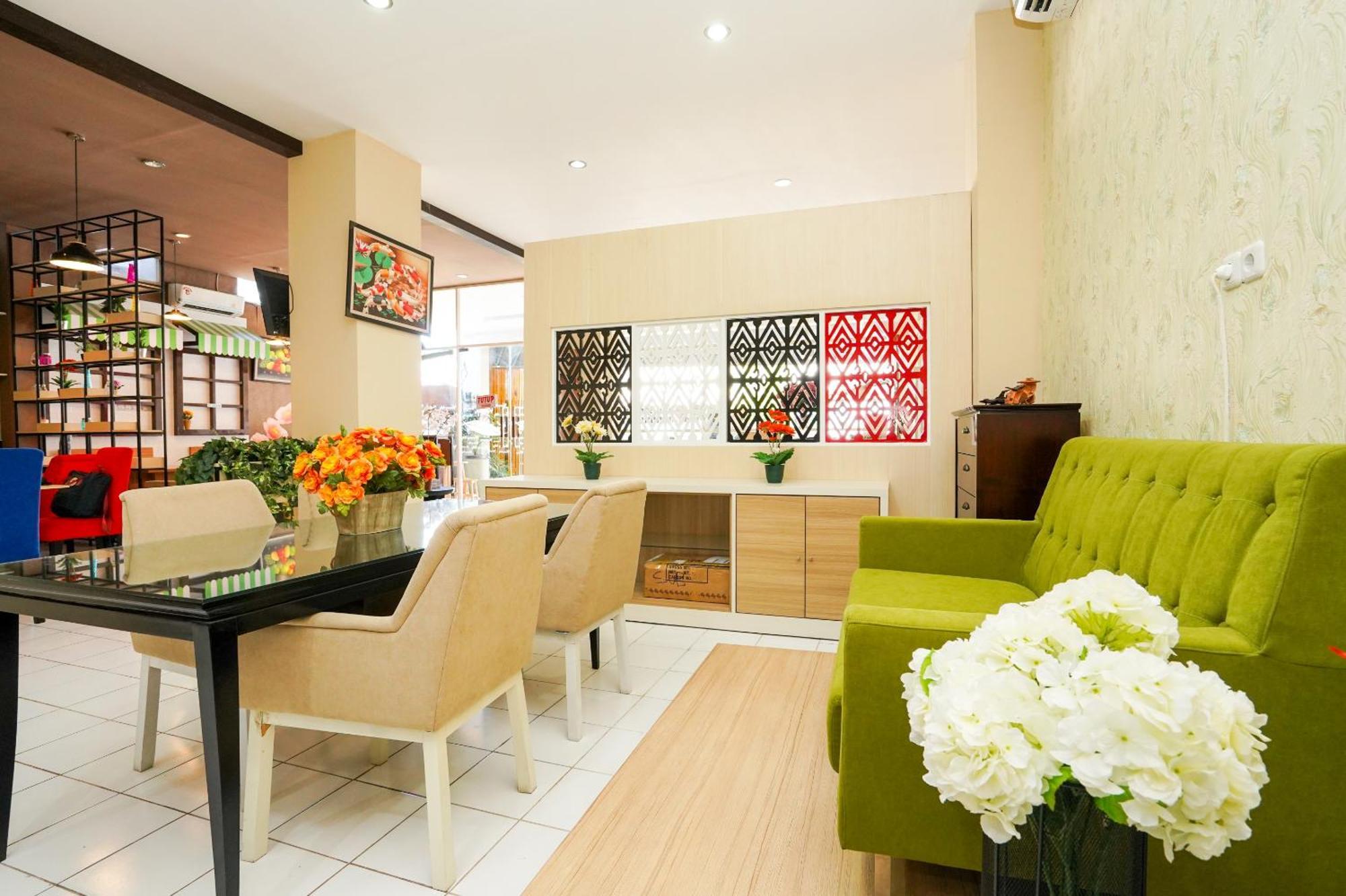 Hotel O Surabaya Near Surabaya Town Square Formerly Kupang Gunung Residence Exterior photo