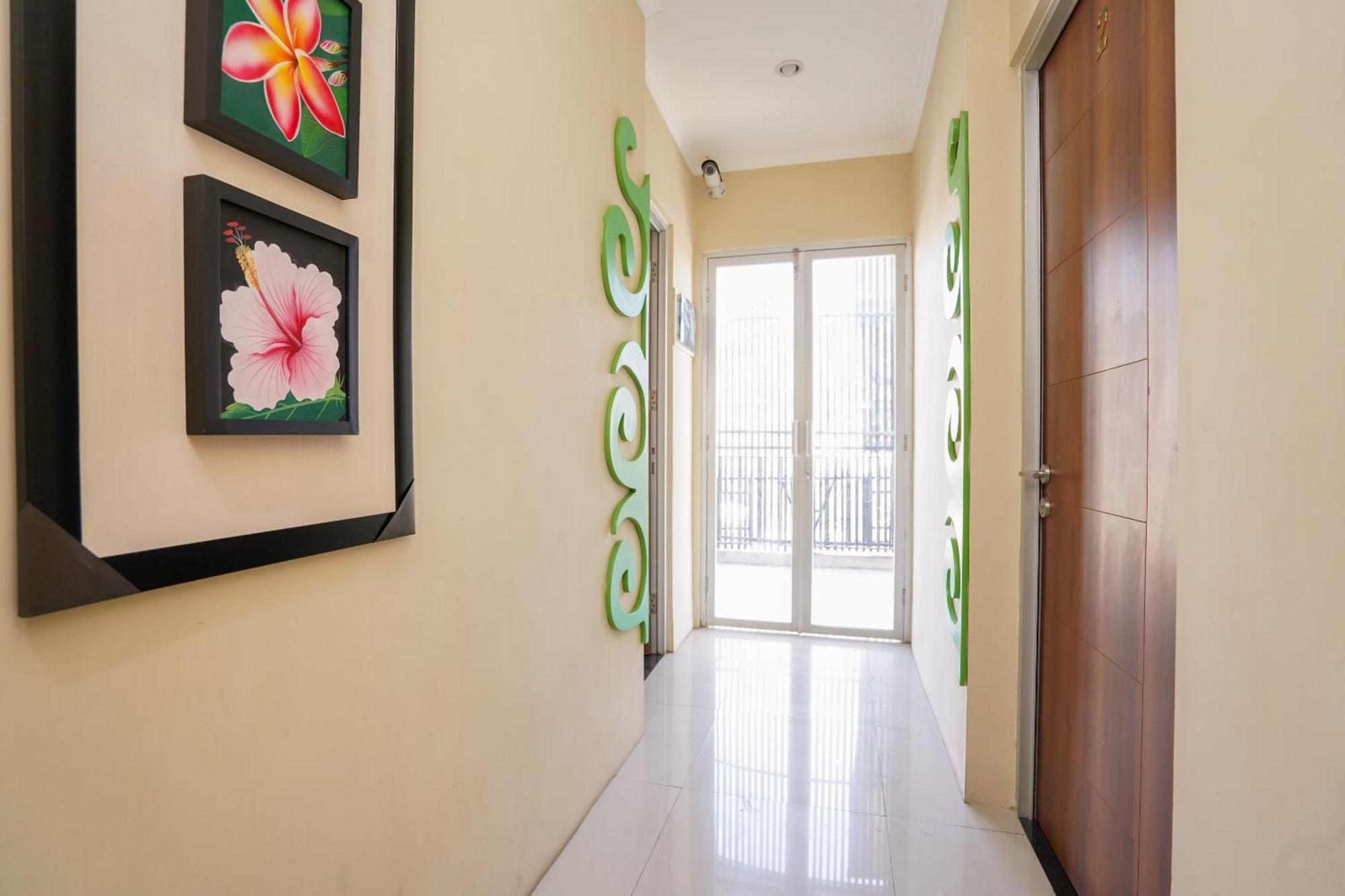 Hotel O Surabaya Near Surabaya Town Square Formerly Kupang Gunung Residence Exterior photo